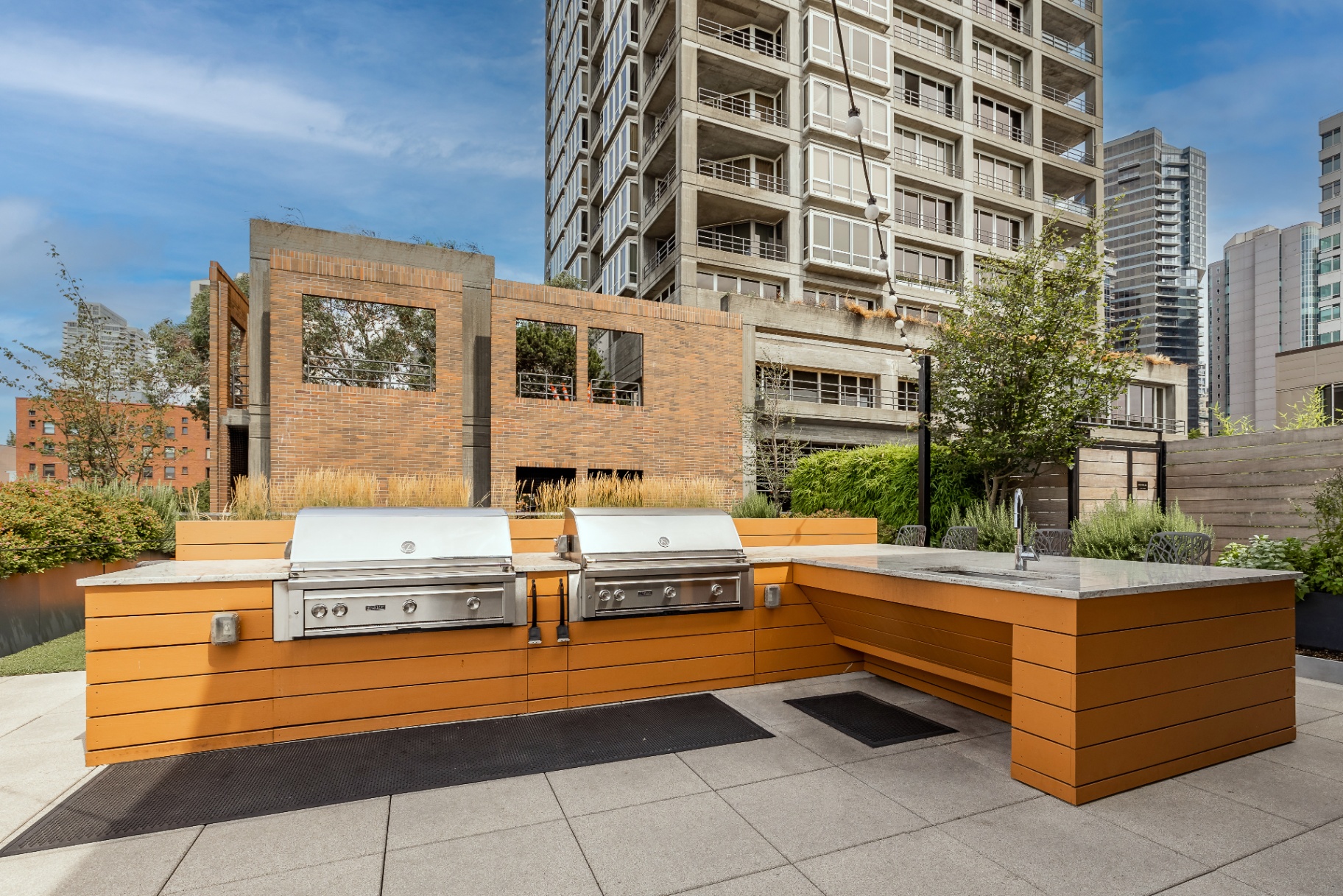 Outdoor grilling station
